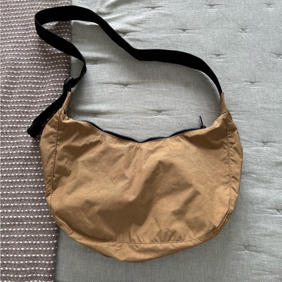 Baggu Medium Crescent Bag - Dark Khaki - Picture 2 of 4